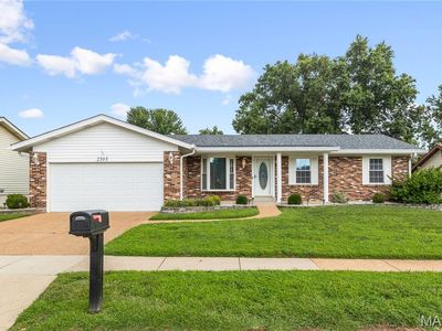2303 Broken Horse Ln, Saint Louis, MO, 63129