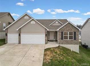 1810 Valley View Cir, Festus, MO 63028