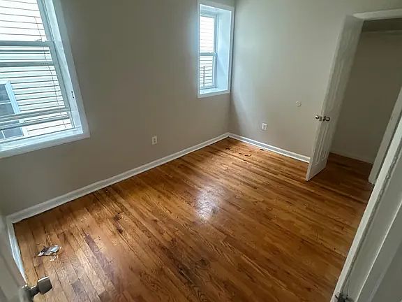 4th image of 72 Norwood St