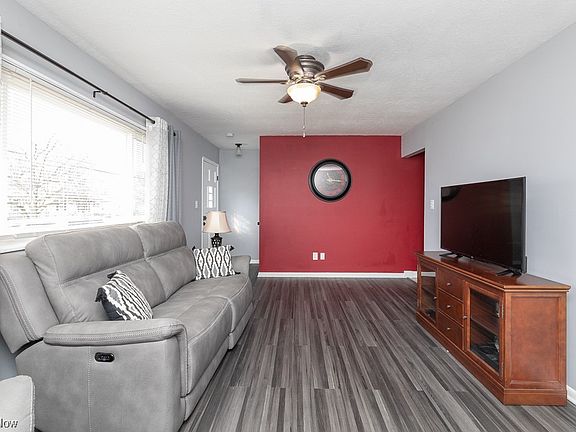 3rd image of 15682 Paulding Blvd