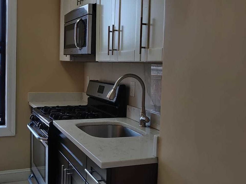 1st image of 780 E 2nd St APT 1
