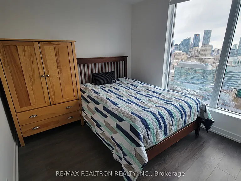 203 College St #2807 — Photo 8