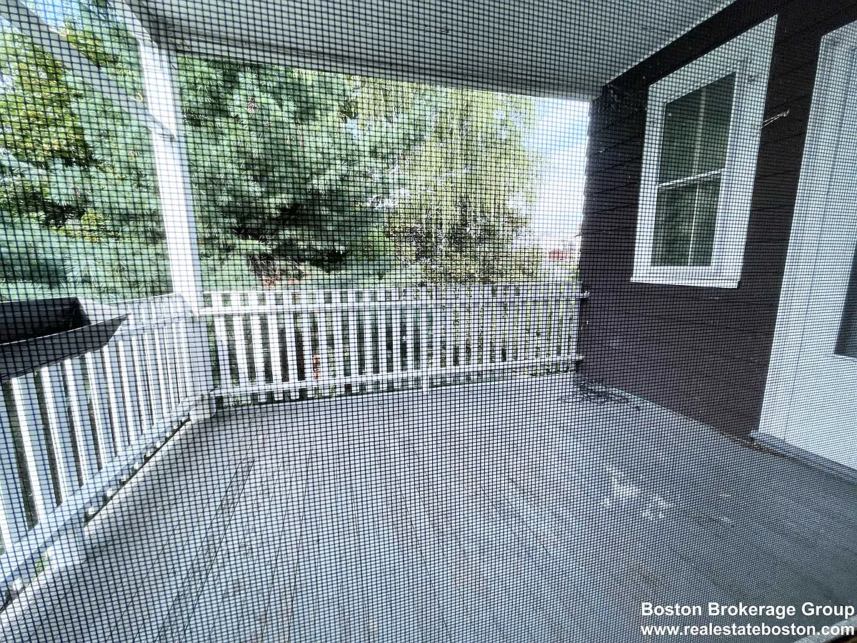 Building Photo - Buttonwood St