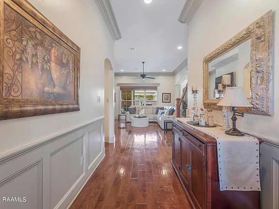 3rd image of 201 Bayou Parc Dr
