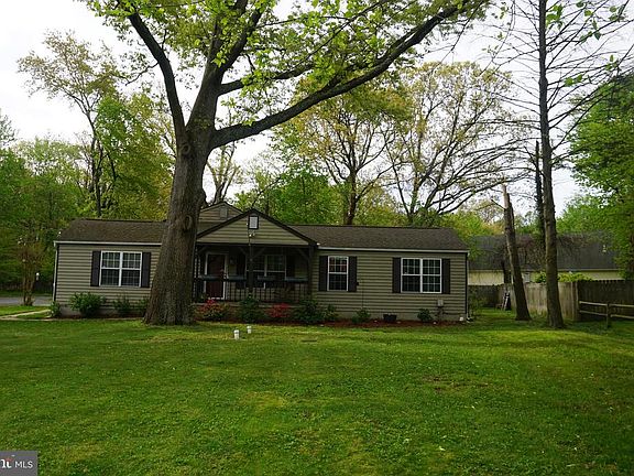 4th image of 8097 Forest Glen Dr