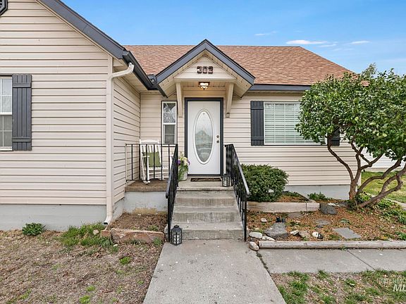 5th image of 302 Nevada St