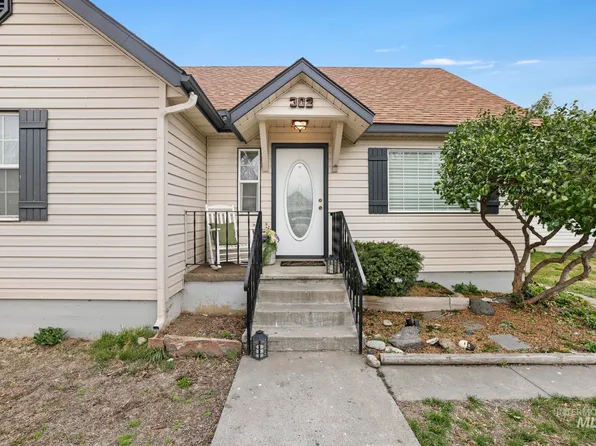 302 Nevada St, Gooding, ID 83330