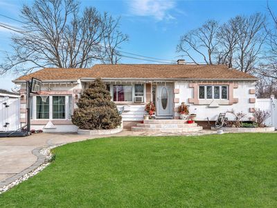 11 Hewes Street, Brentwood, NY, 11717