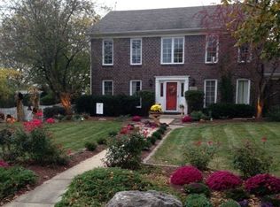 2697 Carriage Way, Aurora, IL 60504