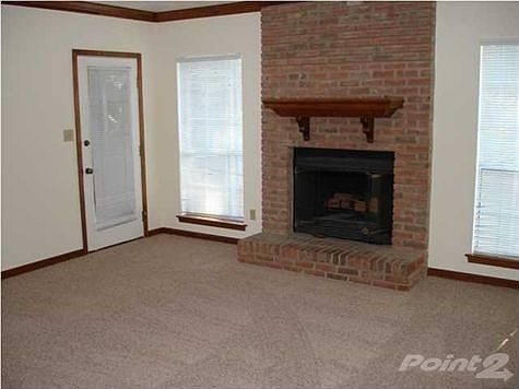 5th image of 1901 Woodbridge Dr