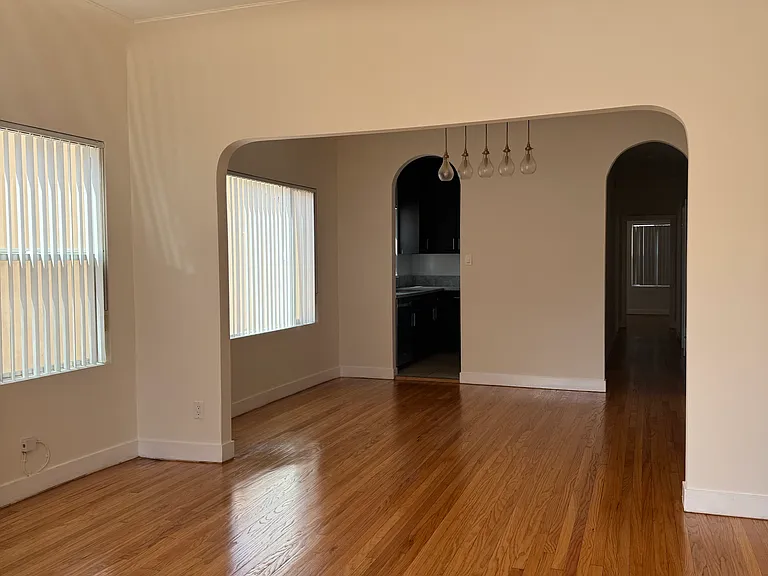 1147 Gordon St — Photo 7