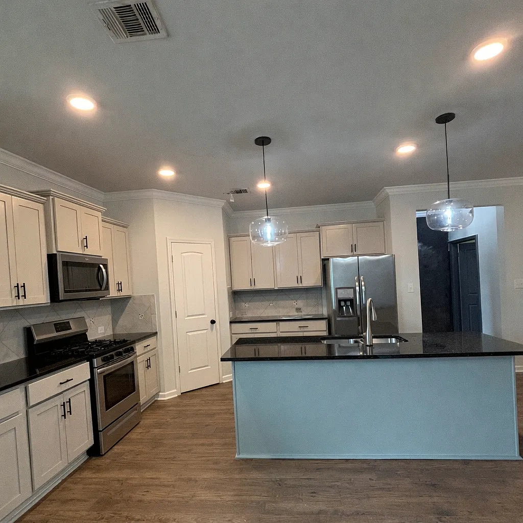 4 bed, 2278 sqft, $2,200 — Photo 4