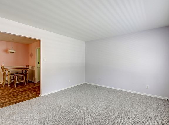 5th image of 805 E Lincoln St