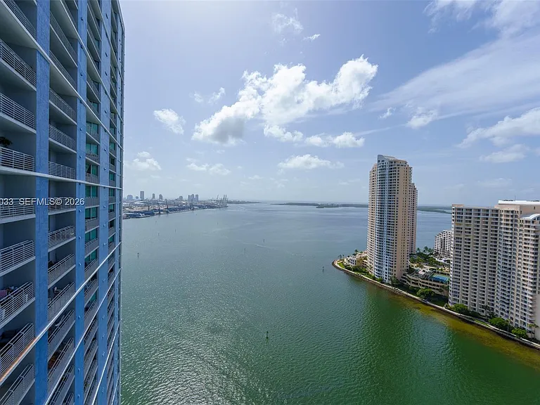 325 Biscayne Blvd #3326 — Photo 2