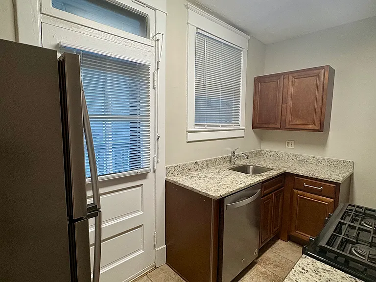 1115 Ray Ave — Photo 11