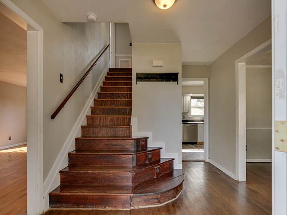 5th image of 2937 Hilton Ave