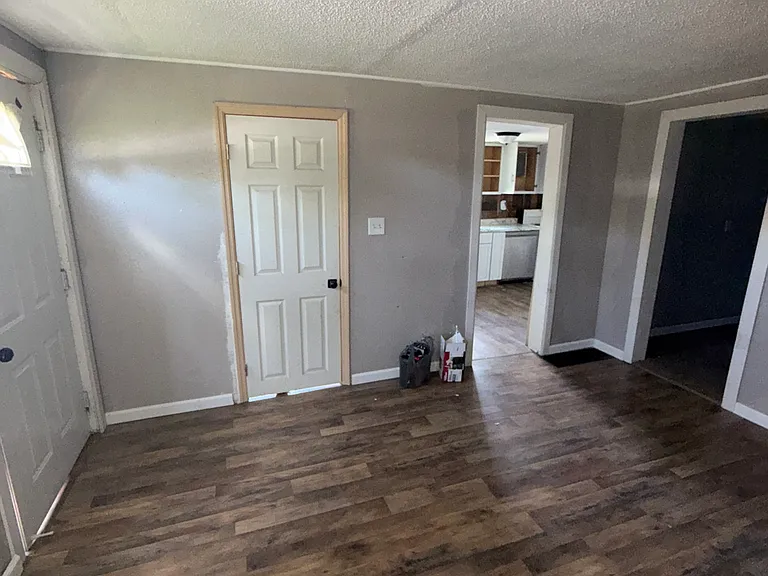 329 Park Ln — Photo 7