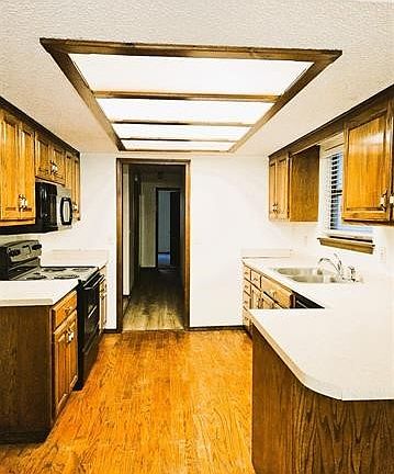 3rd image of 1903 N Aster Pl