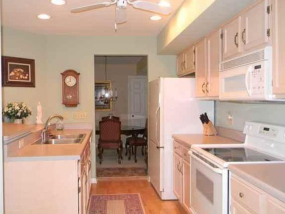 4th image of 8996 Woodbridge Dr #8996