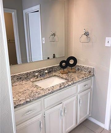 3rd image of 2813 Glenbrook Dr