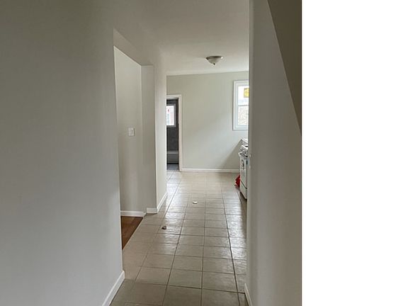 3rd image of 136 Winter Ave Floor 2
