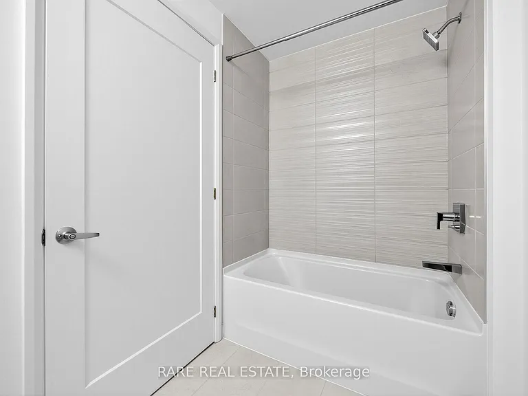 75 James St S #2104 — Photo 13