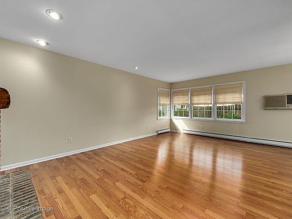 3rd image of 6 N Cypress Ln