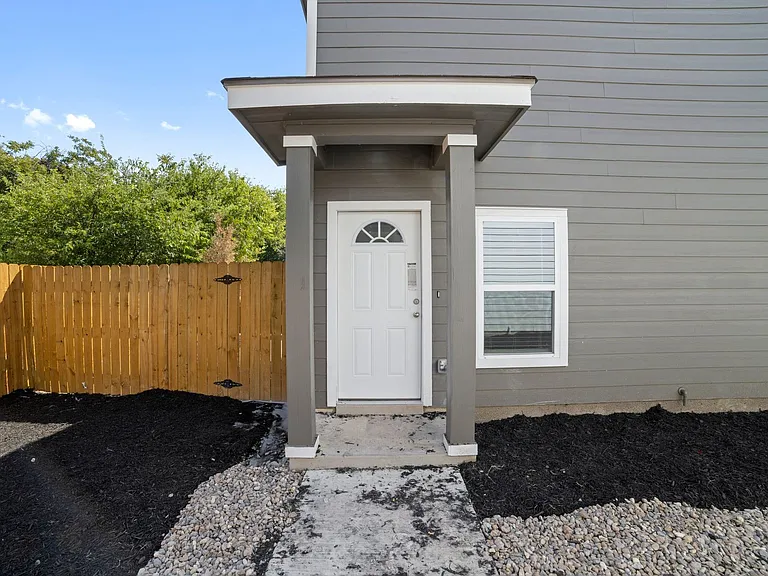 7226 Briar Pl — Photo 12