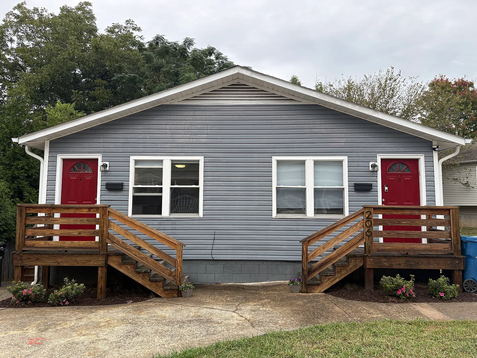 2 bed, 750 sqft, $1,350 — Photo 1