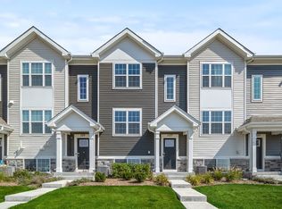 1127 Briar Glen Ct, Hampshire, IL 60140