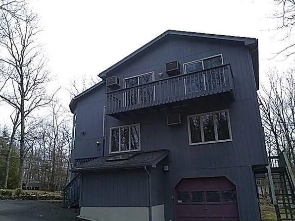 138 Runnymede Dr, East Stroudsburg, PA 18301