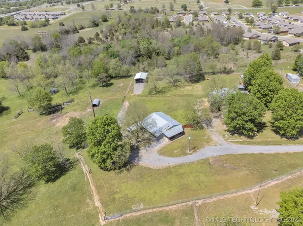 1276 Amity Ln, Tahlequah, OK 74464