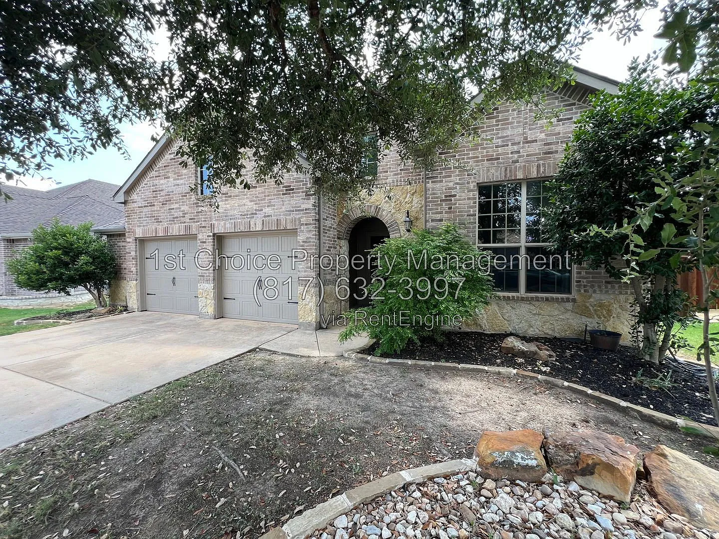 4 bed, 2.5 bath, 2058 sqft, $2,395 — Photo 3