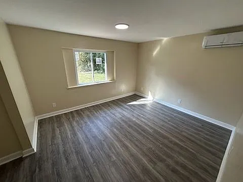 1231 Maple Ave — Photo 8