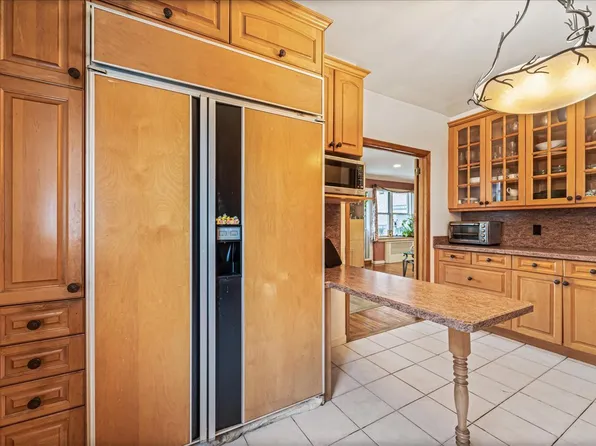 162-41 Powells Cove Boulevard image 11 of 29