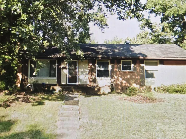 801 Dobson Dr, Charlotte, NC 28213