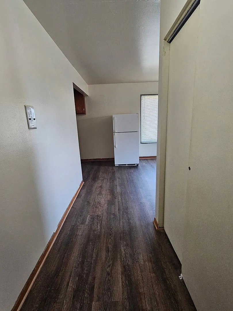 4025 N 60th Street — Photo 4