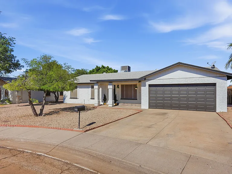 11610 N 41st Dr — Photo 38