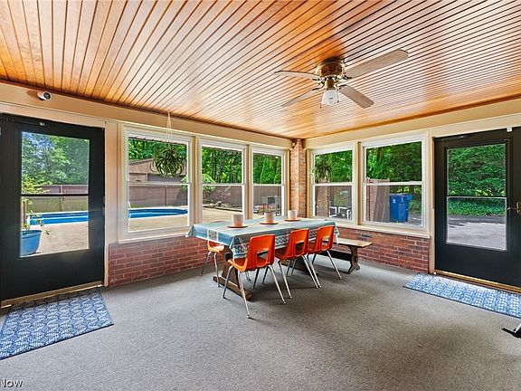 4th image of 3225 Laurel Park
