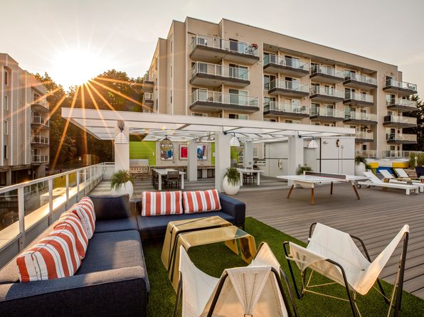 1735 Dexter Ave N #C305