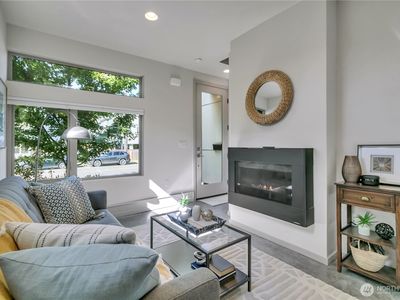 5008 Fauntleroy Way SW #B, Seattle, WA, 98136