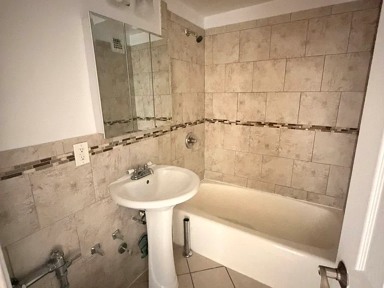 14202 84th Dr #6J — Photo 8