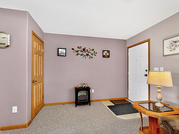 3rd image of 1810 S R St