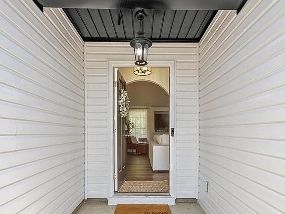 2nd image of 5321 Cambridge Dr