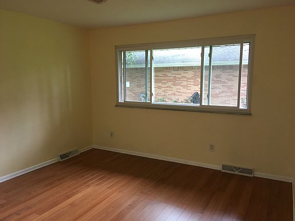 2nd image of 5076 Evergreen Dr