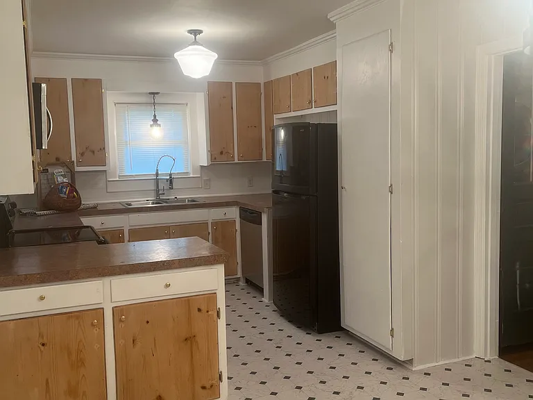 912 Hebron Rd — Photo 13