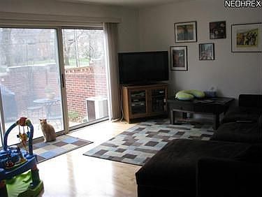 4th image of 13416 Larchmere Blvd #404