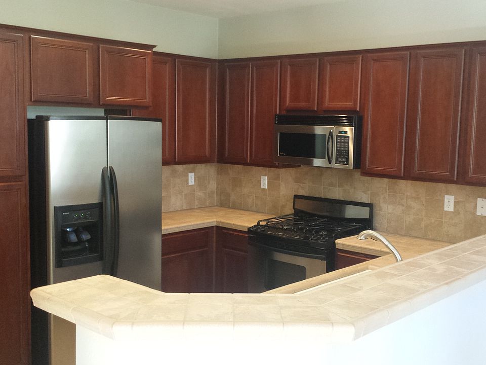 2nd image of 1003 Esplanade Cir