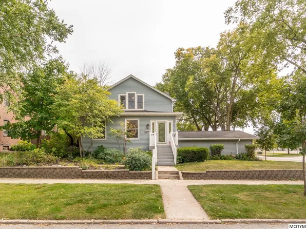 403 4th St SE, Mason City, IA 50401