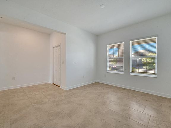 4th image of 2884 Nottel Dr